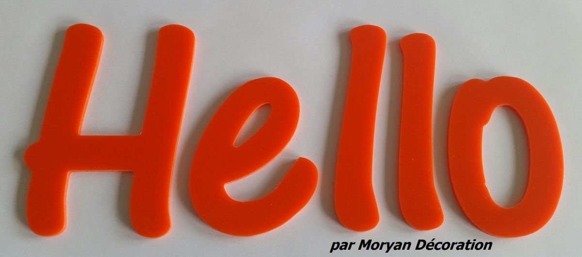 Letra Hello deco en plexiglás, altura 30 cm