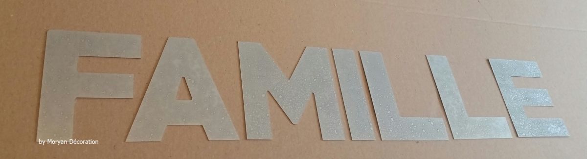 Letra decorativa de zinc FAMILY 20 cm