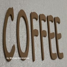 Letra decorativa de madera CAFÉ