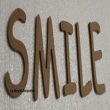 Letra decorativa de madera SMILE